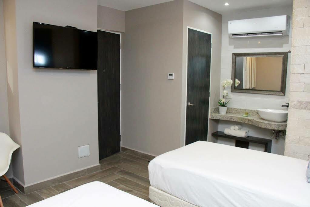 Bfh Attraction Deluxe Hotel Playa del Carmen Exterior photo